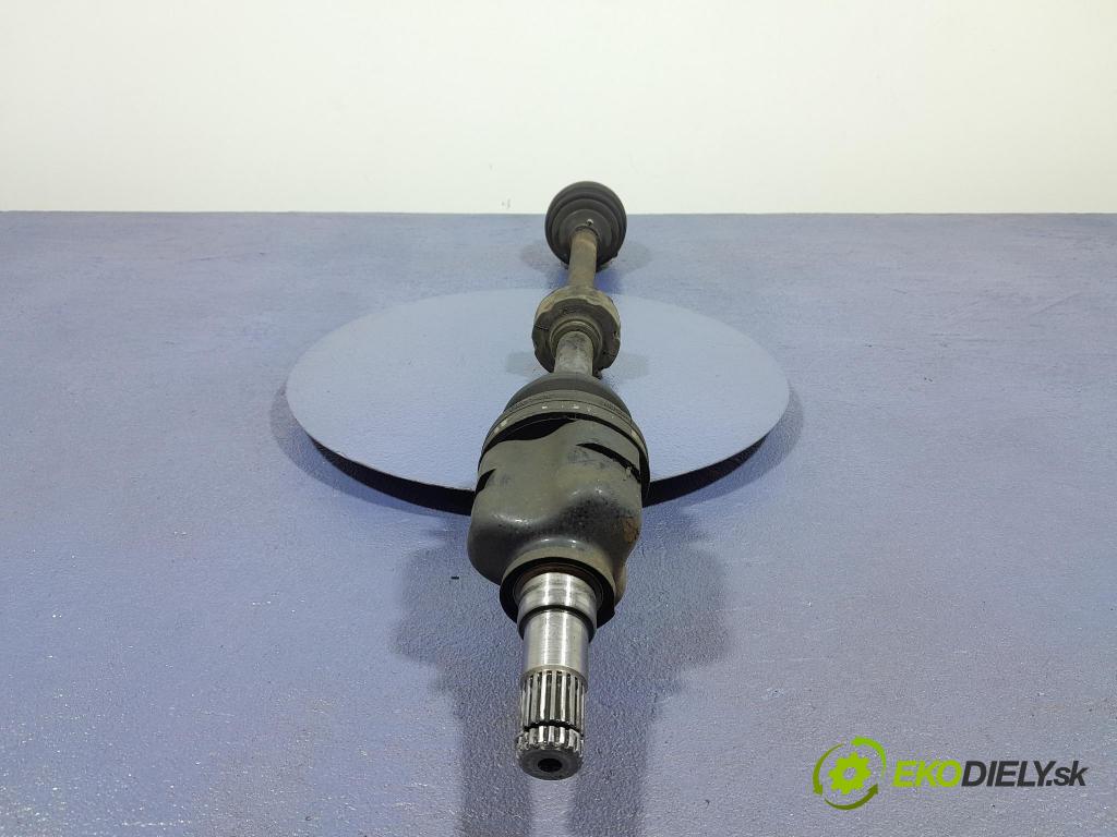 Toyota Corolla verso 2006 poloos Prava: Predné