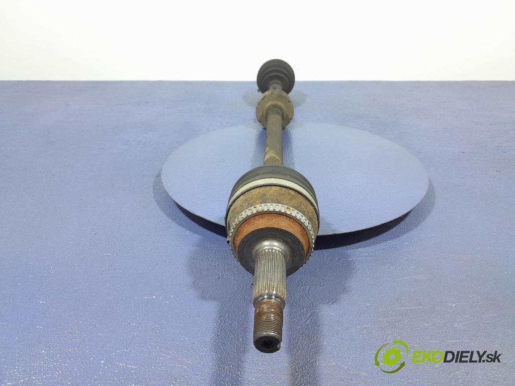 Toyota Corolla verso 2006 poloos Prava: Predné 