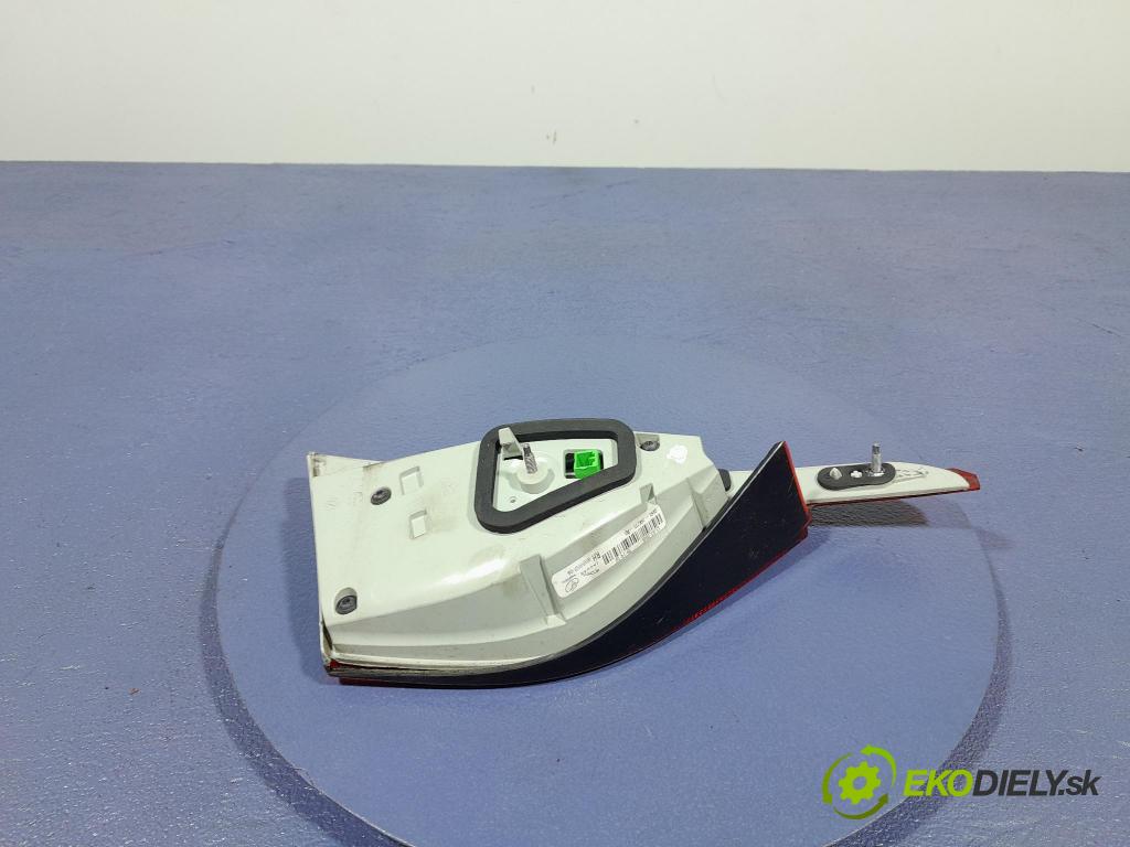 Jaguar Xf 2015 svetlo / reflektor zad Prava: Vnútri: GX63-15K272-AD