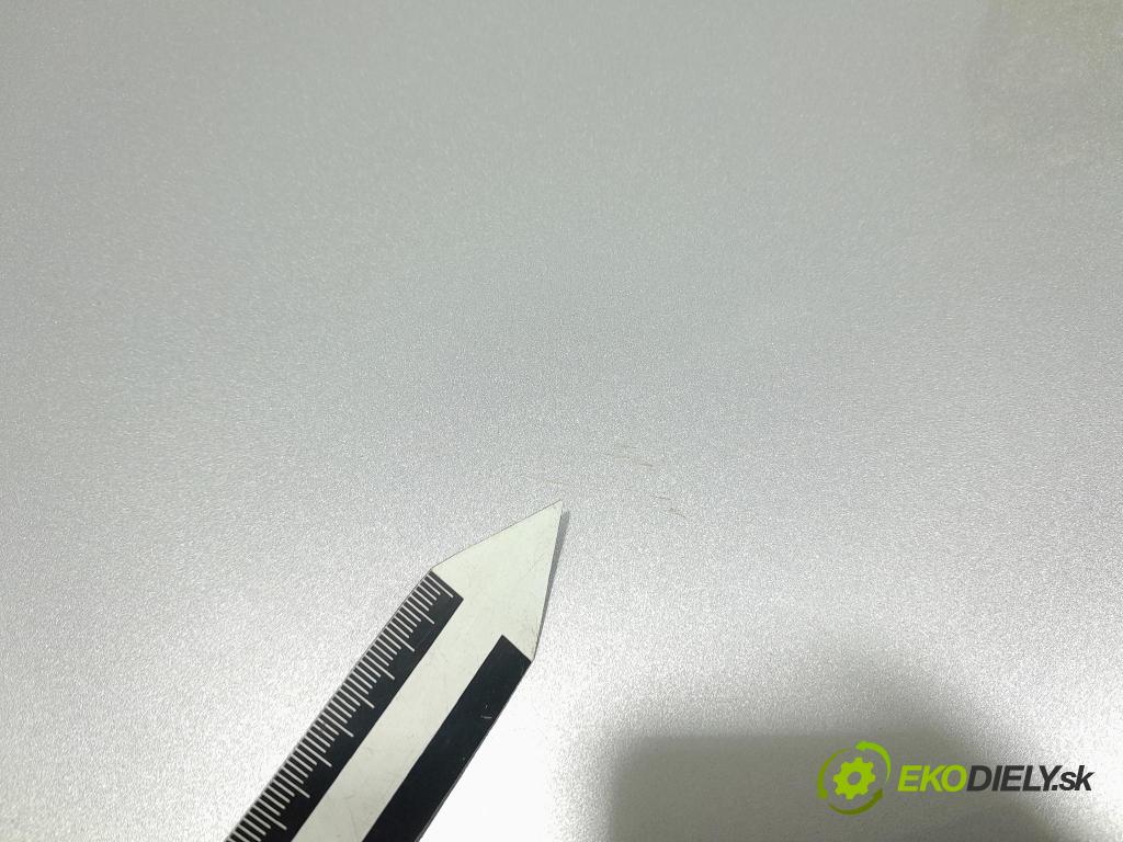 Jaguar Xf 2015 zadní dveře kufra: kufr