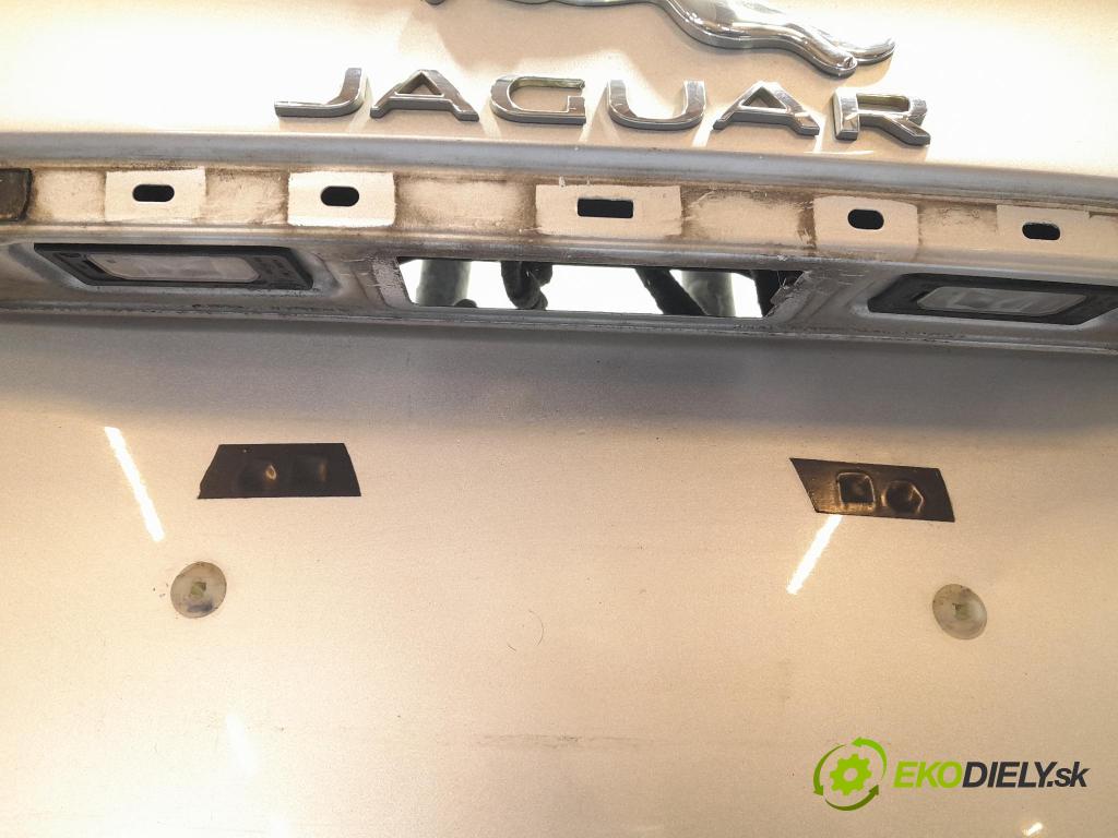 Jaguar Xf 2015 zadní dveře kufra: kufr