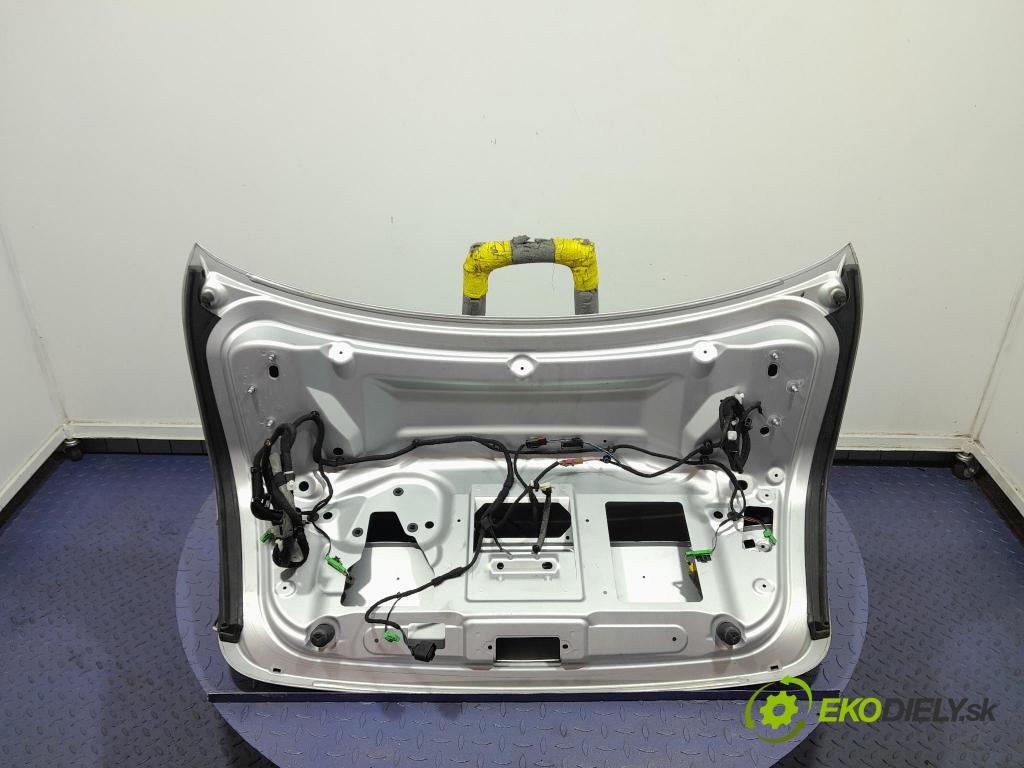 Jaguar Xf 2015 zadní dveře kufra: kufr