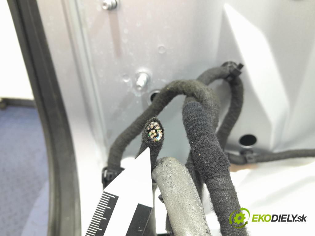 Jaguar Xf 2015 zadna dveře kufra: kufra: 