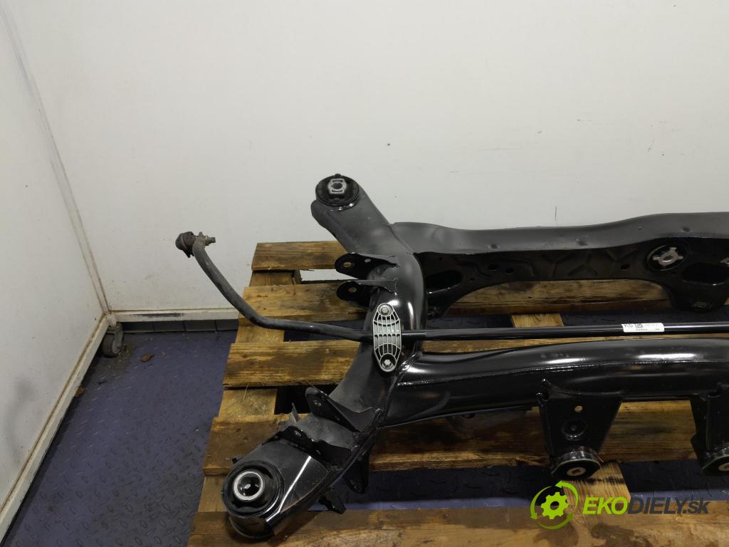 Bmw Z4 2022 výztuha Pozastavenia: Zad: