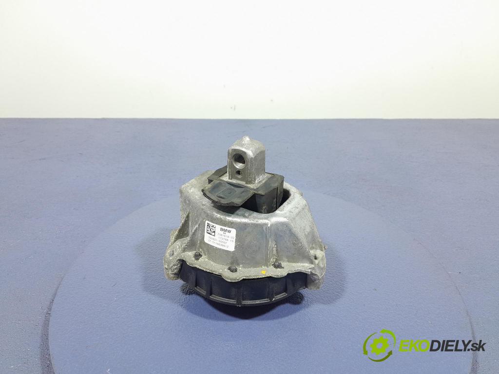 Bmw Z4 2022 Vankúš/: držiak Motor: 7581618