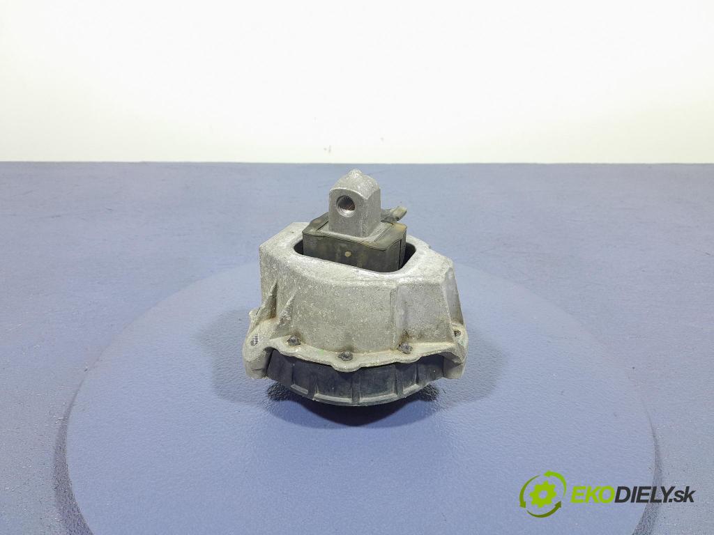 Bmw Z4 2022 Vankúš/: držiak Motor: 7581617