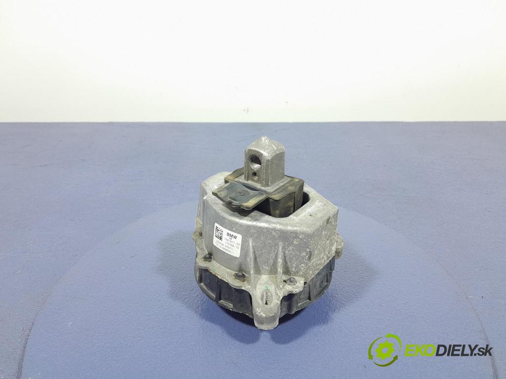 Bmw Z4 2022 Vankúš/: držiak Motor: 7581617