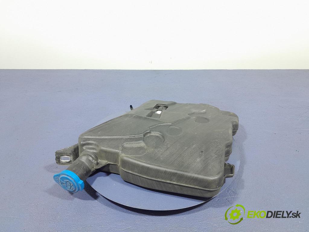 Bmw Z4 2022 nádržka Podložka: 7454448