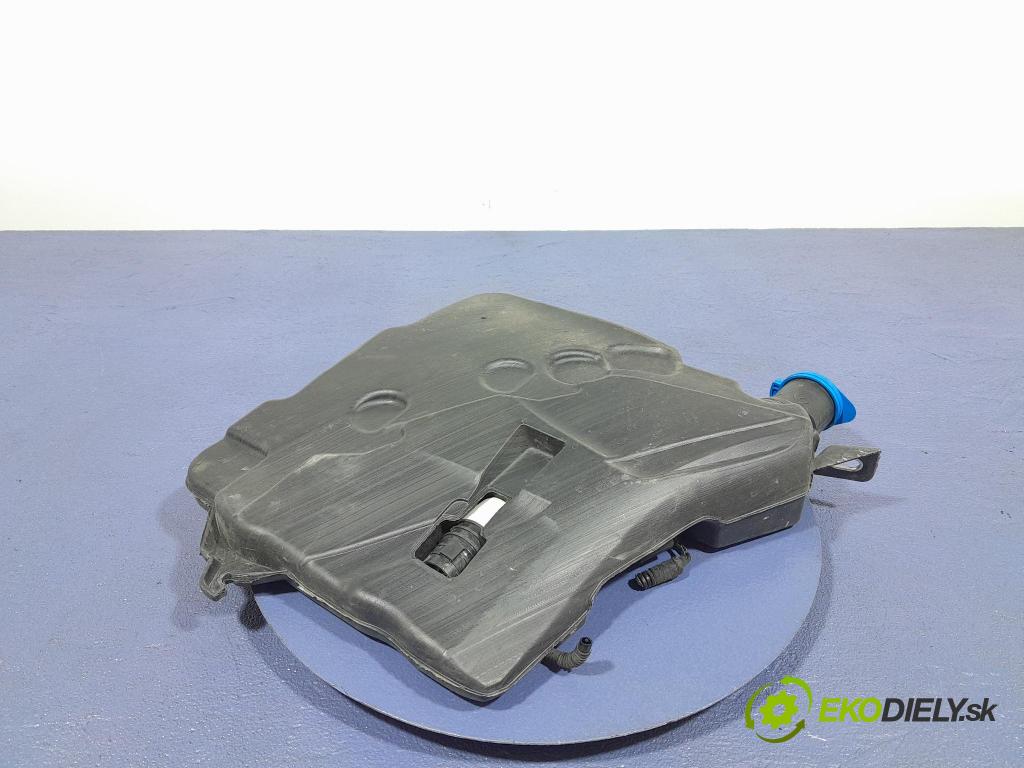Bmw Z4 2022 nádržka Podložka: 7454448