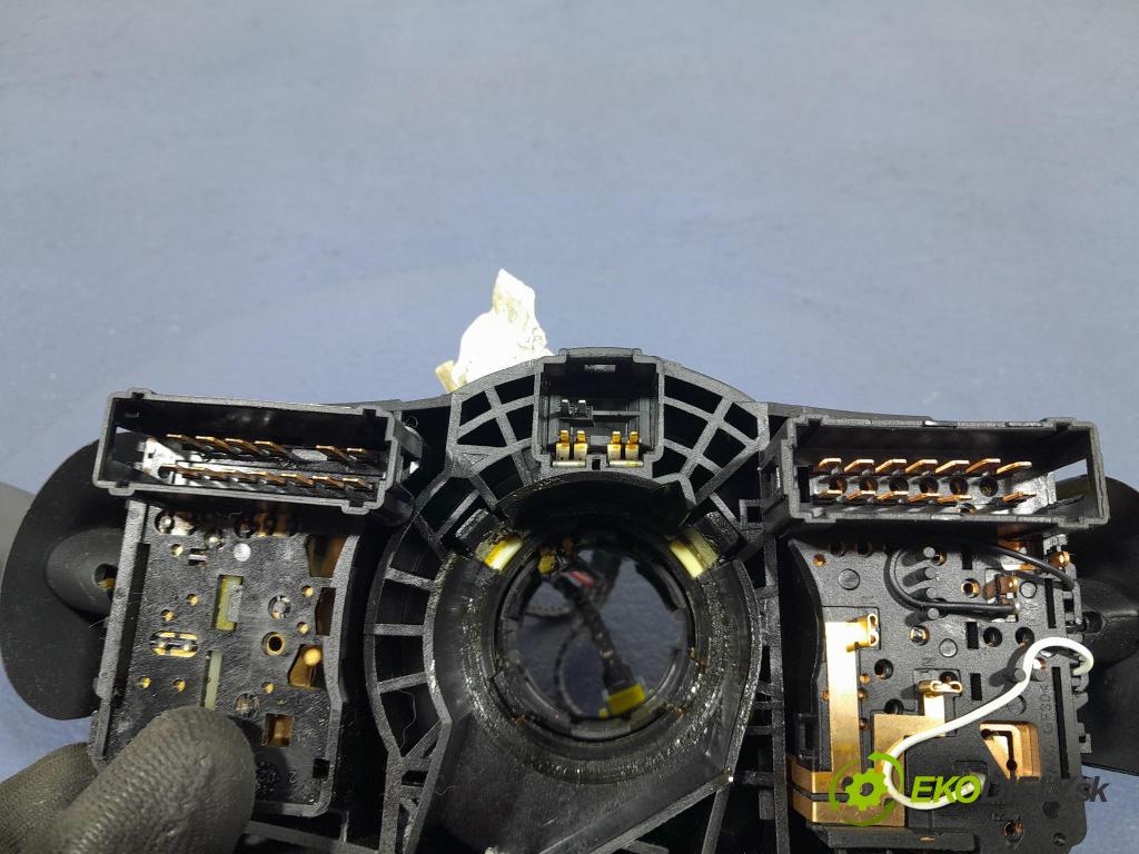 Renault Laguna 2002 prepínač Komplex: