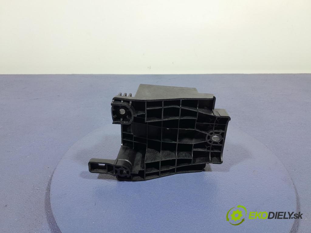 Opel Corsa 2024 kryt Plast: Interiéry: 9829241180