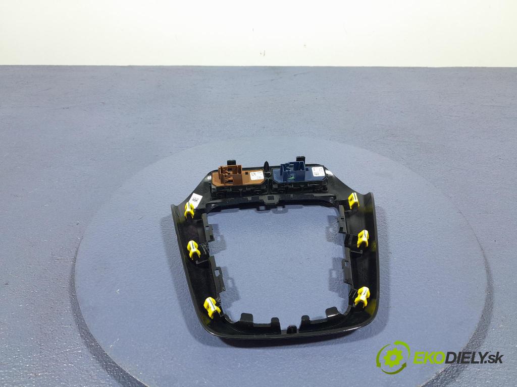 Opel Corsa 2024 kryt Plast: Interiéry: 98295401