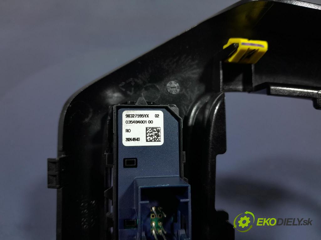 Opel Corsa 2024 kryt Plast: Interiéry: 98295401