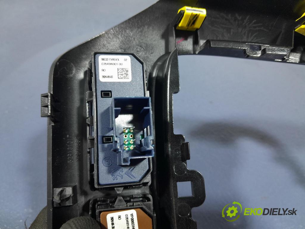 Opel Corsa 2024 kryt Plast: Interiéry: 98295401