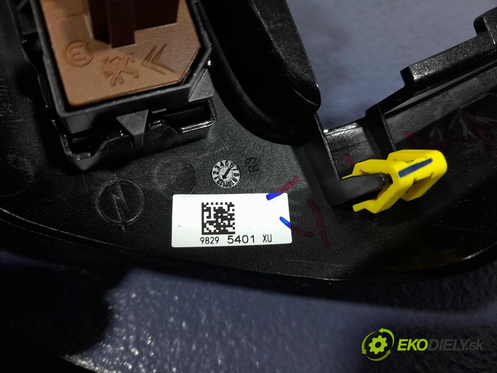 Opel Corsa 2024 kryt Plast: Interiéry: 98295401