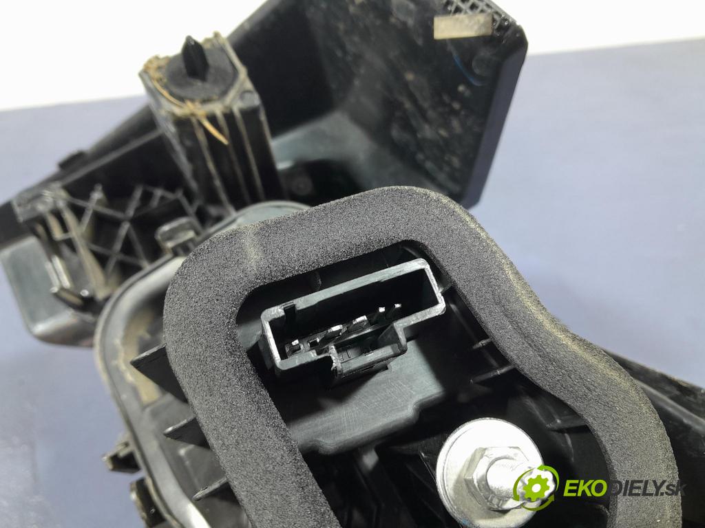 Opel Corsa 2024 svetlo / reflektor zad ľavá Vonkajsia: 9829317380