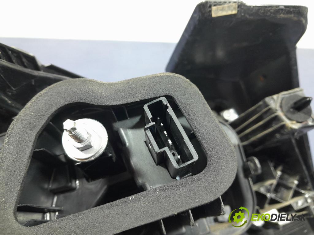 Opel Corsa 2024 svetlo / reflektor zad Prava: Vonkajsia: 9829317280