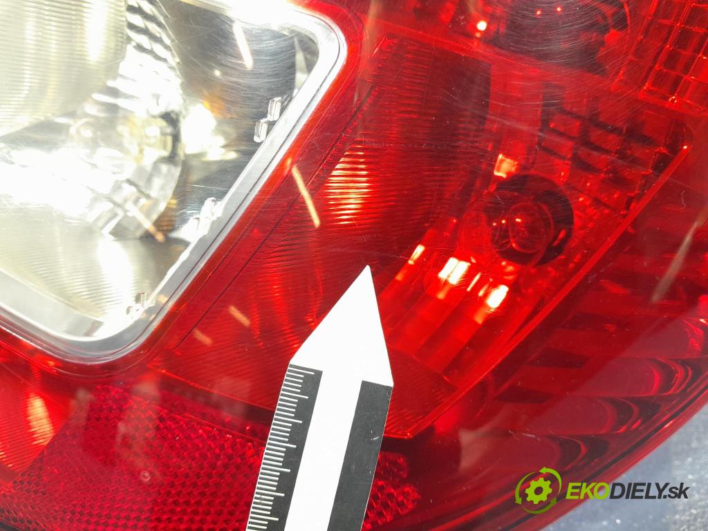 Opel Corsa 2008 svetlo / reflektor zad Prava: Vonkajsia: 13269051
