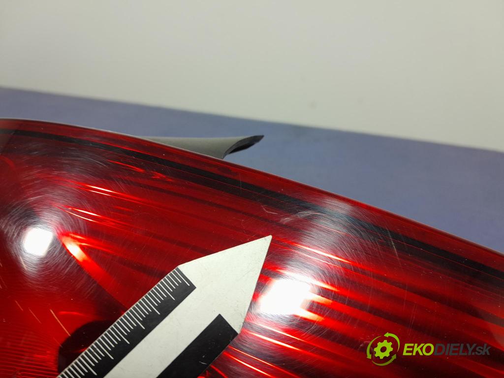 Opel Corsa 2008 svetlo / reflektor zad Prava: Vonkajsia: 13269051