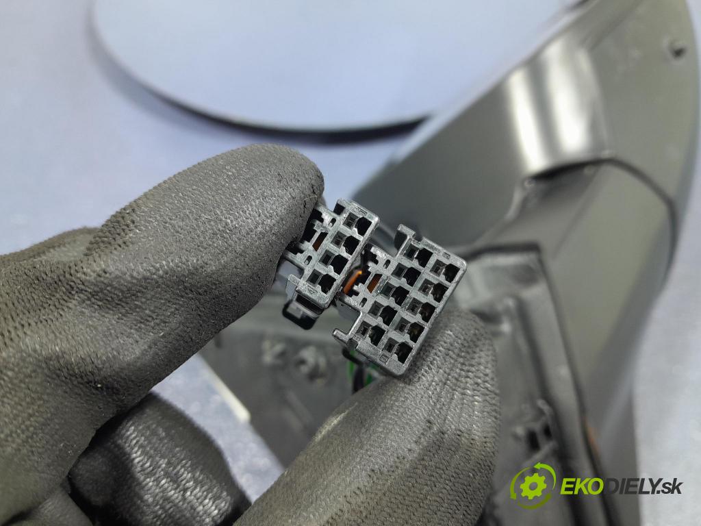 Opel Corsa 2024 zrkadlo pravé 