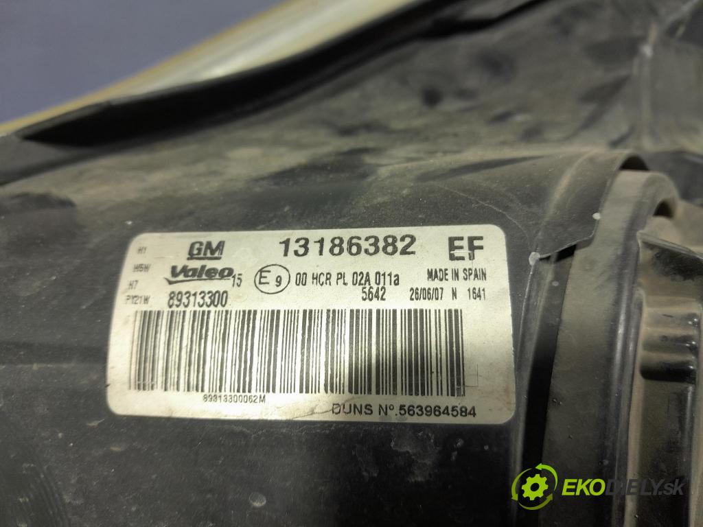 Opel Corsa 2008 Reflektor: v pravo: 13186382