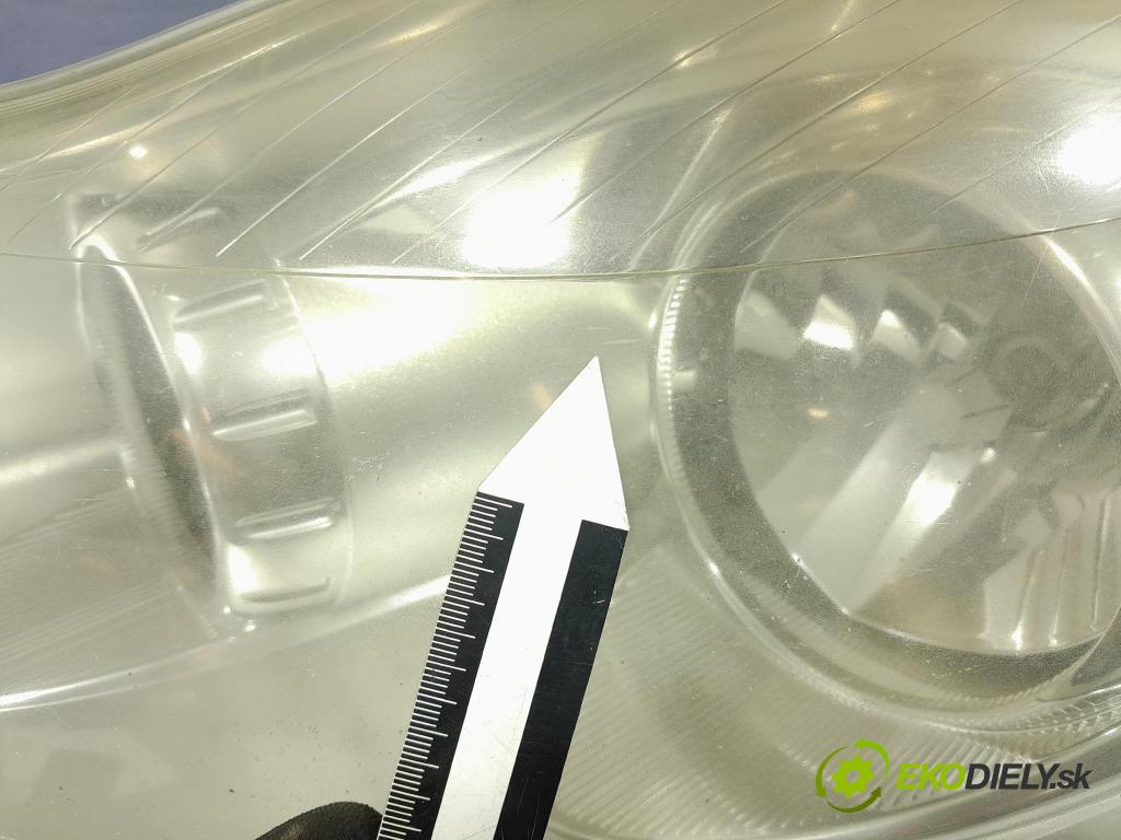 Opel Corsa 2008 Reflektor: Vľavo: 13186381