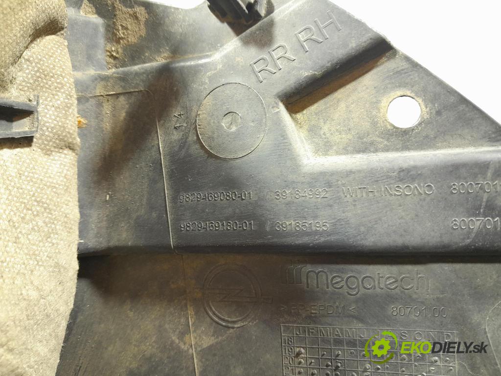 Opel Corsa 2024 blatník: plastický: Zad: 9829469080