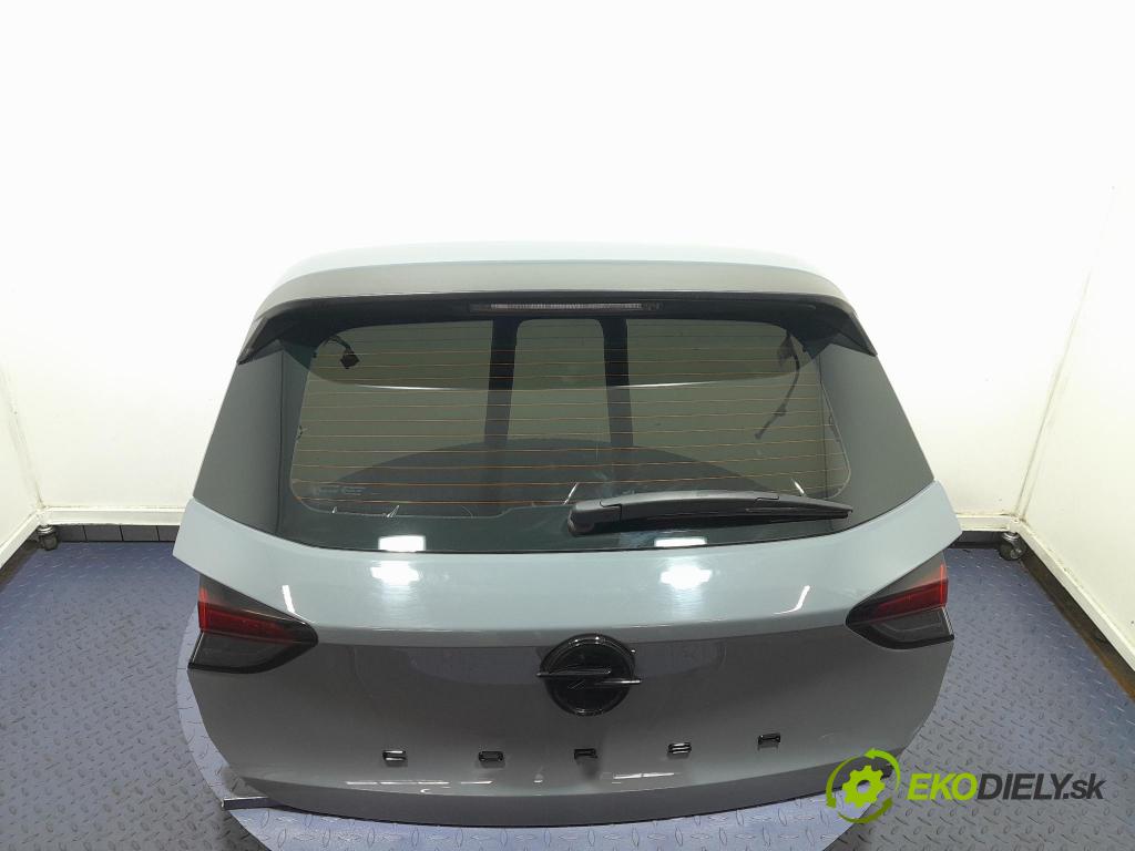 Opel Corsa 2024 zadna dveře kufra: kufra: