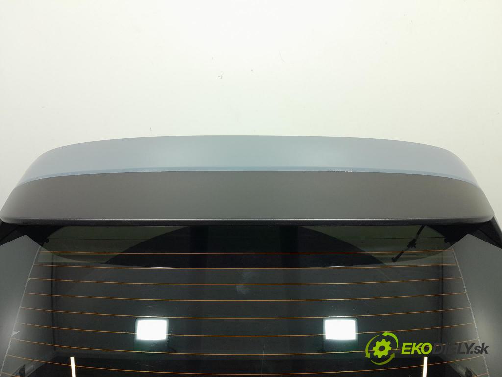 Opel Corsa 2024 zadna dveře kufra: kufra: