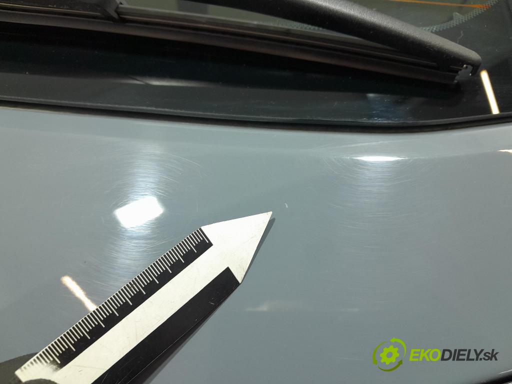 Opel Corsa 2024 zadna dveře kufra: kufra: