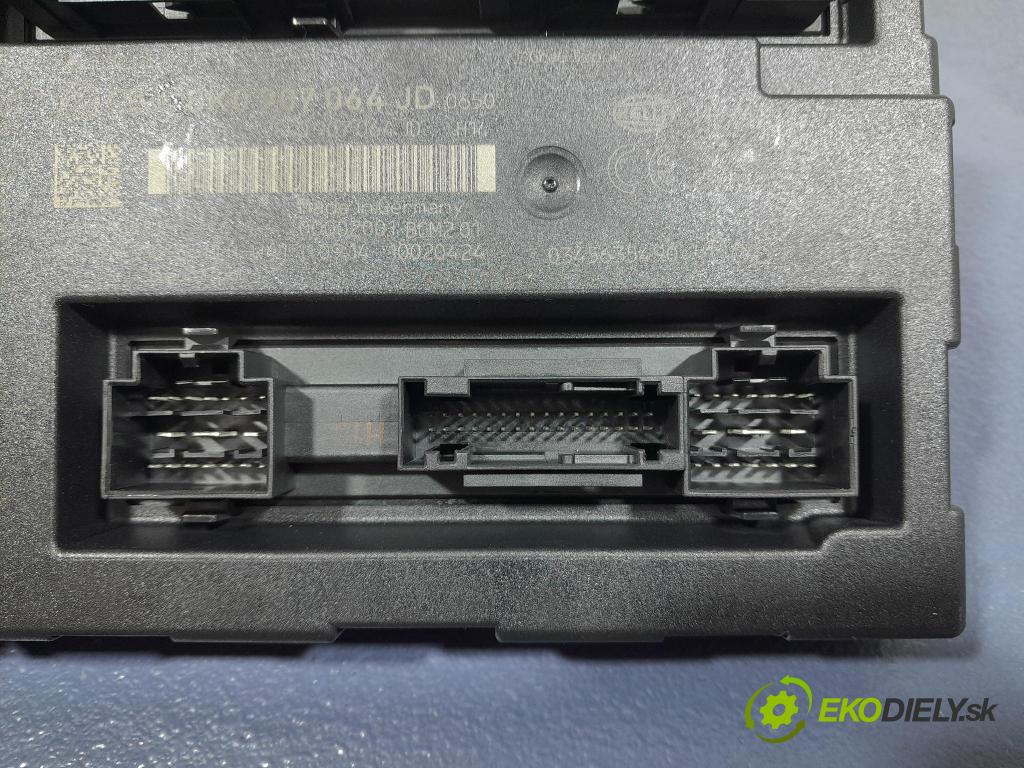 Audi A5 2014 riadiaca jednotka Komfortu 8K0907064JD