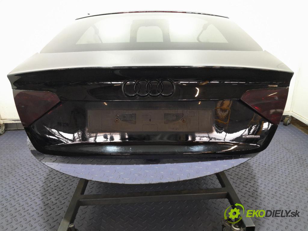 Audi A5 2014 zadna dveře kufra: kufra: