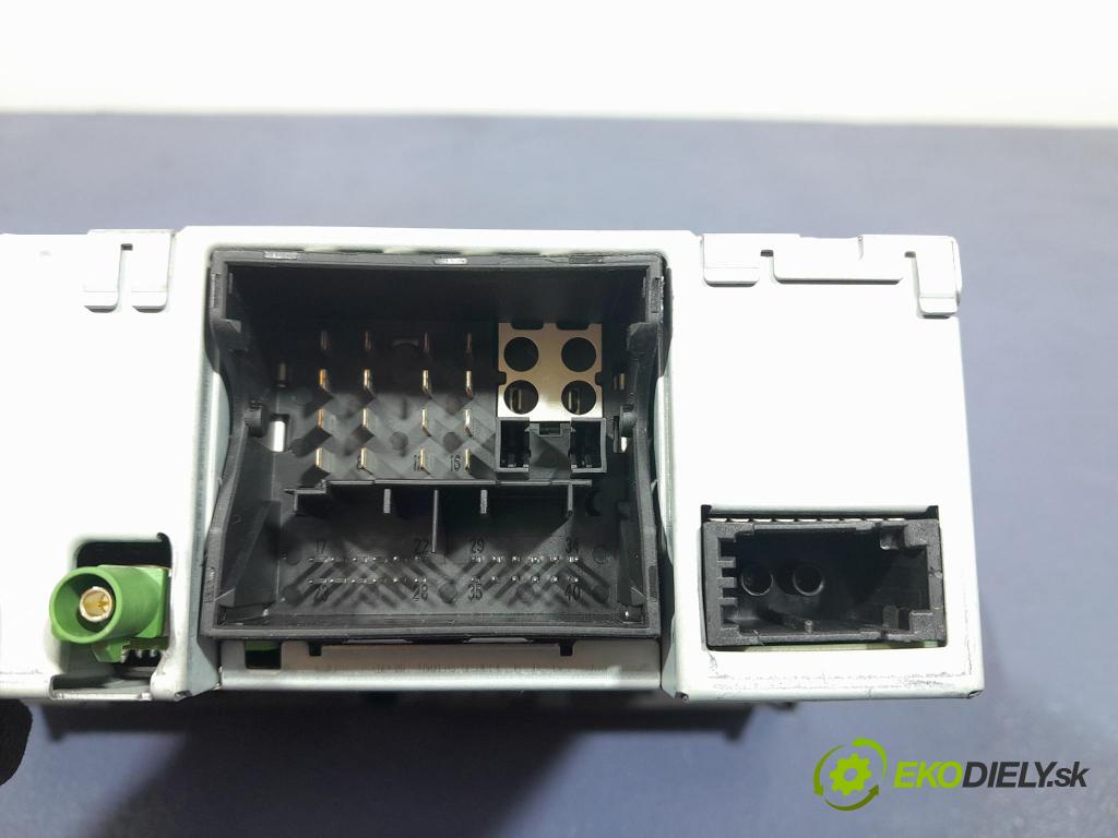 Audi A5 2014 modul Navigacia: 8R1035666G