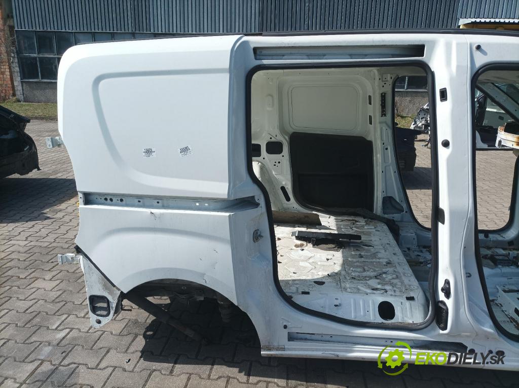 Fiat Doblo 2021 Boční v pravo: