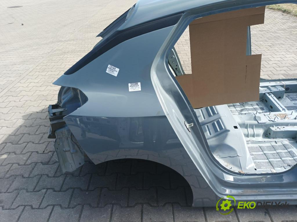 Opel Corsa 2024 blatnik Zad: v pravo: