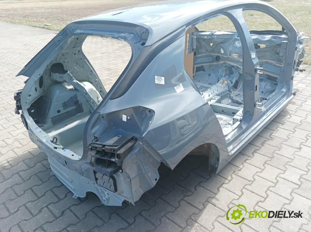 Opel Corsa 2024 blatnik Zad: v pravo: