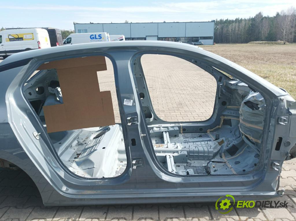 Opel Corsa 2024 Práh: v pravo: