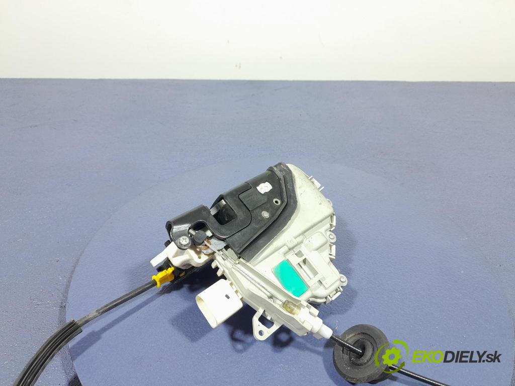 Audi A5 2014 zámok dvere Predné Vľavo: 8J1837015D