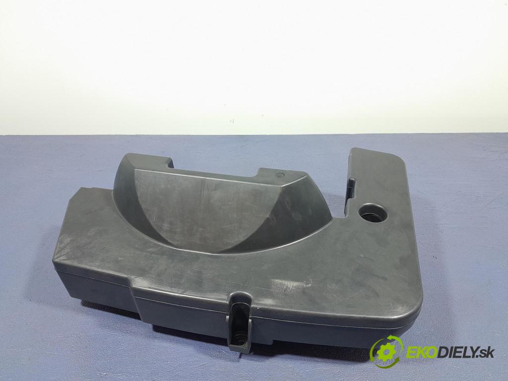 Audi A5 2014 Reproduktor / Subwoofer: 8T8035382