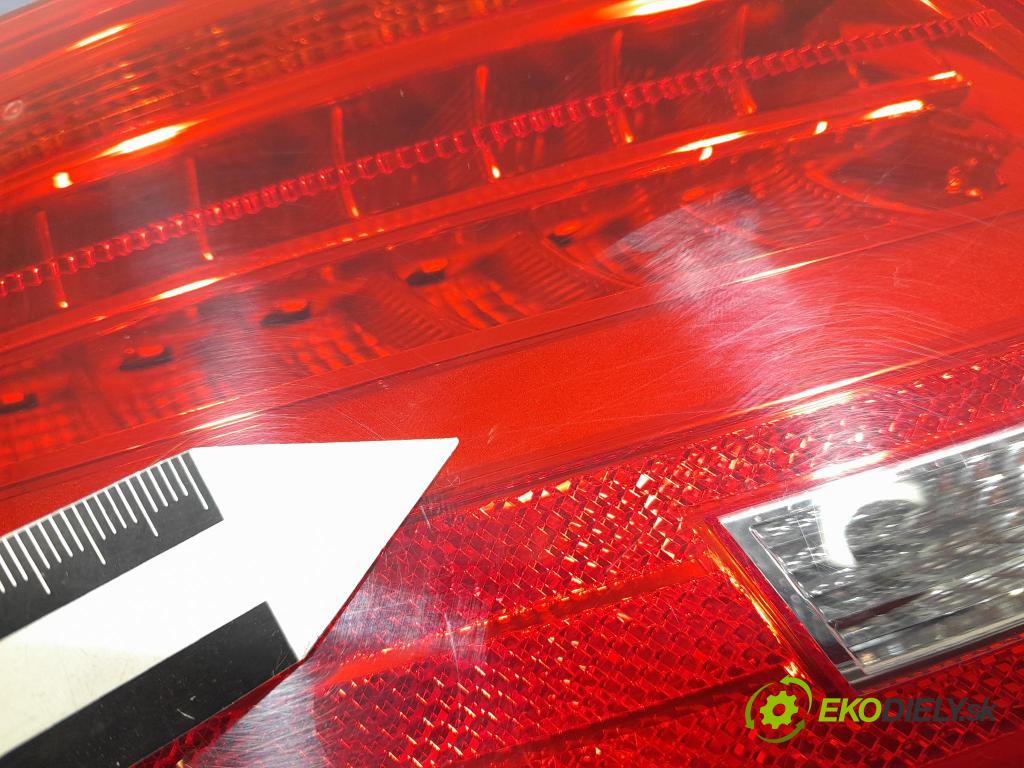 Audi A5 2014 svetlo / reflektor zad ľavá Vonkajsia: 8T8945095F