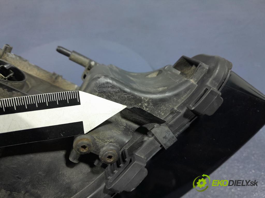 Audi A5 2014 Reflektor: v pravo: 8T0941032C