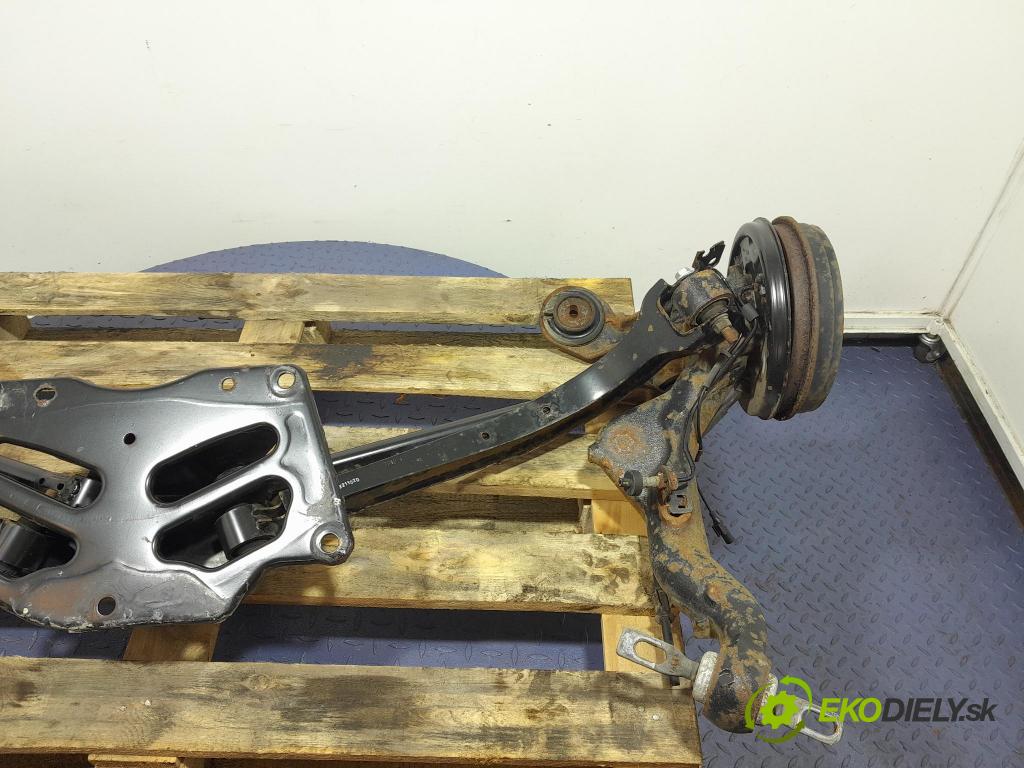 Fiat Doblo 2021 výztuha Pozastavenia: Zad: