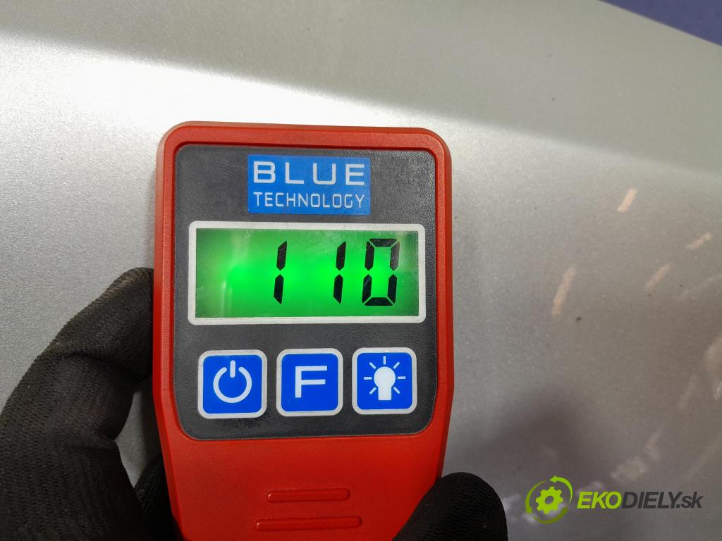 Toyota Avensis 2003 blatník Predné v pravo: