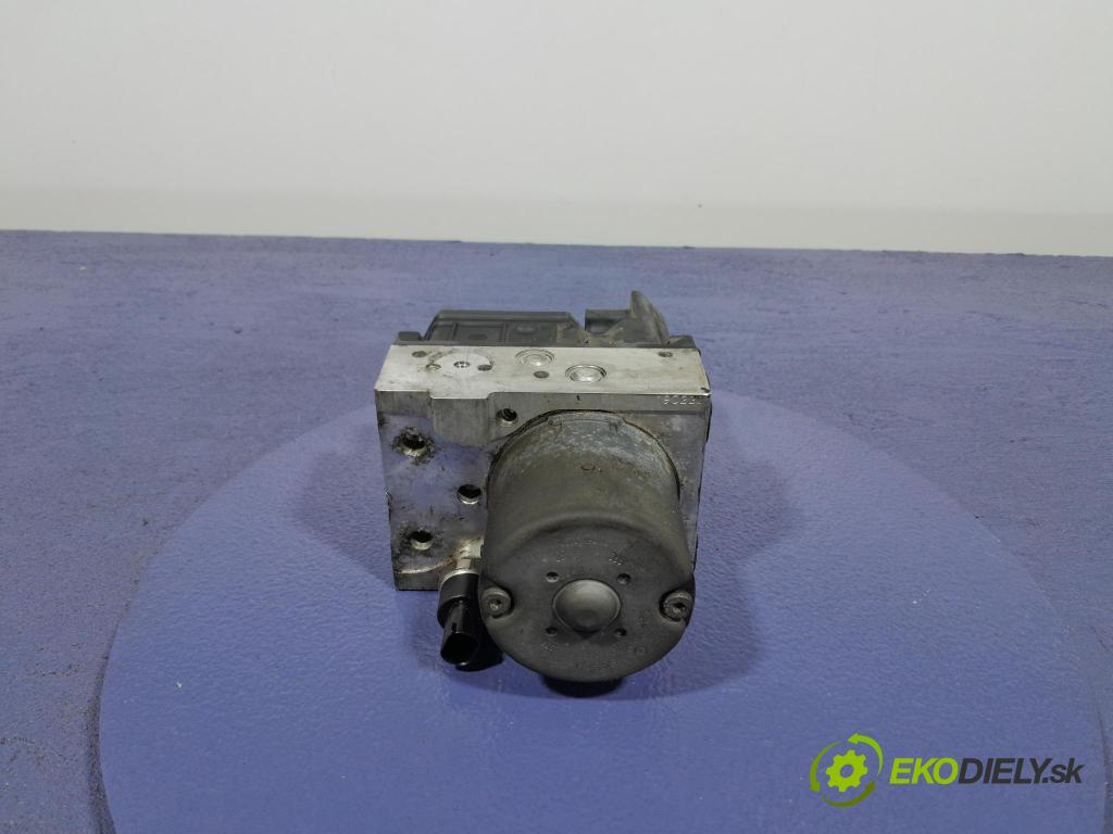 Toyota Avensis 2003 čerpadlo ABS x 44540 05030