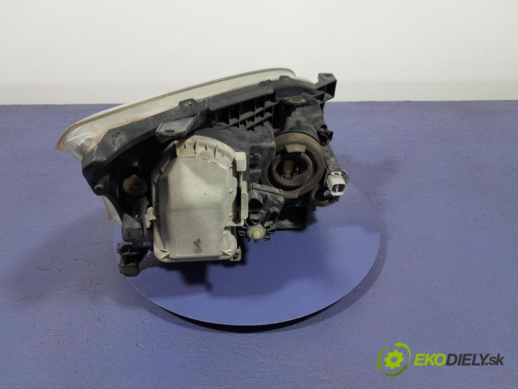 Toyota Avensis 2003 Reflektor: Vľavo: