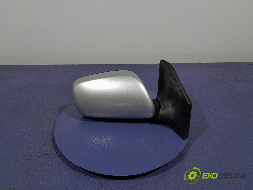 Toyota Avensis 2003 zrkadlo pravé