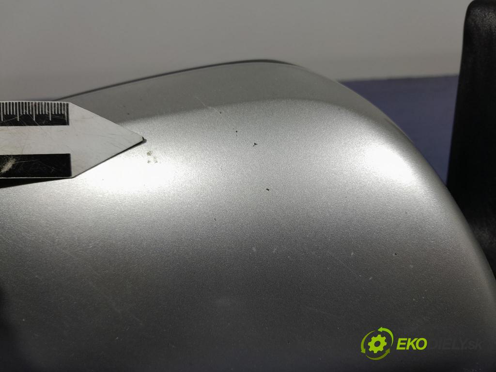 Toyota Avensis 2003 zrkadlo pravé