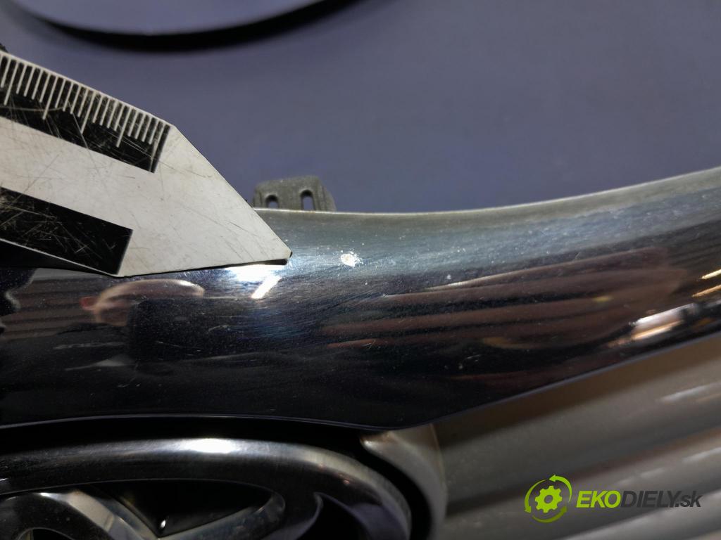 Toyota Avensis 2003 miežka / Gril: 53114-0D060