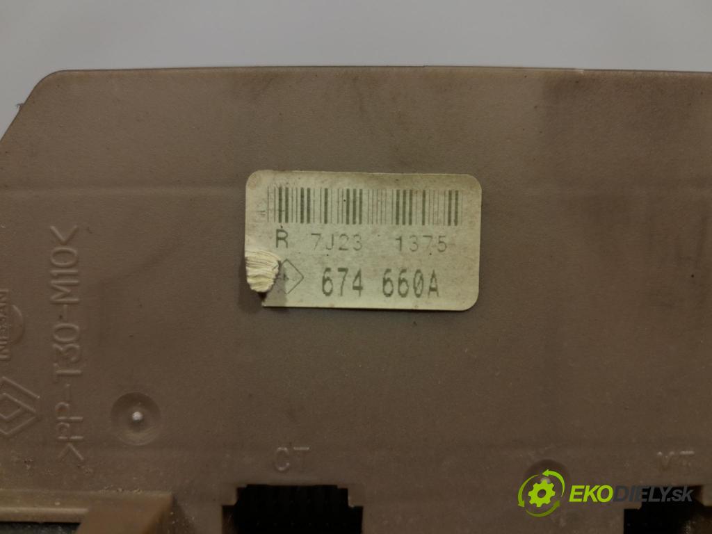 Renault Clio 2008 skrinka Poistky: 674660