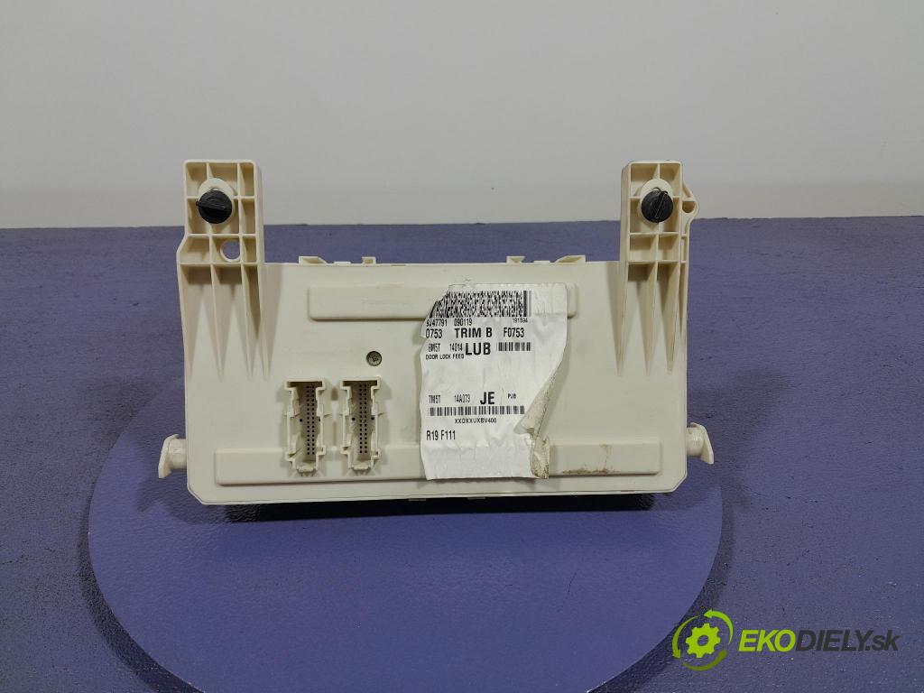 Ford Focus 2009 skrinka Poistky: 7M5T-14A073-JE